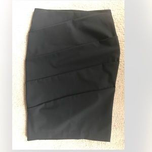 Fashionista black tiered pencil skirt